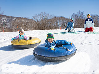 キッズパーク券付★雪遊びを楽しもう！